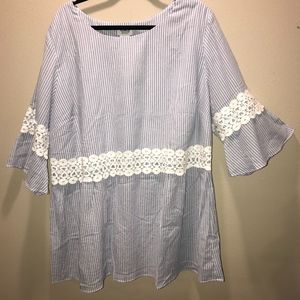 Delicate top with cute lace accents